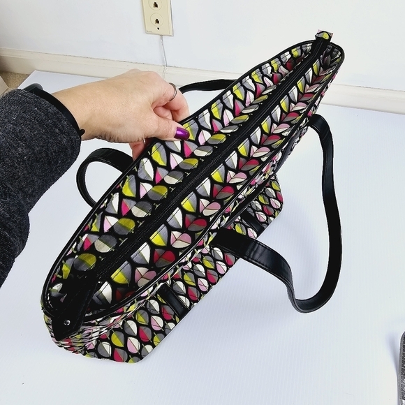 Vera Bradley Large Tote Bag Leaf Pattern - Picture 6 of 9